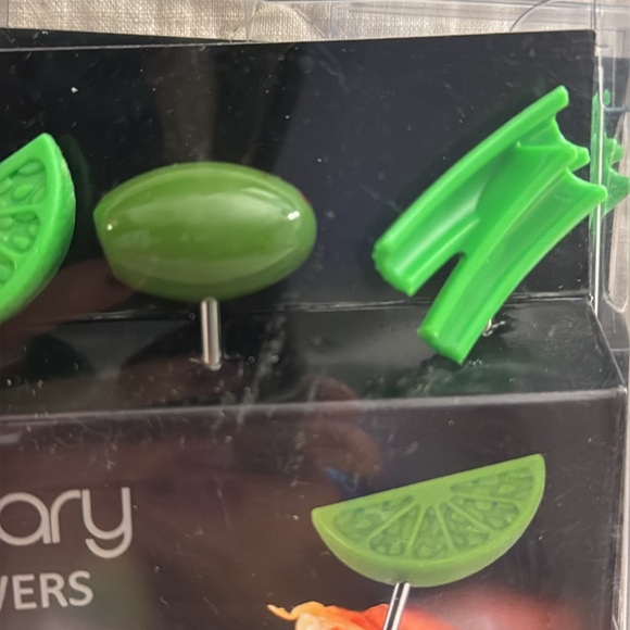 BLOODY MARY COCKTAIL SKEWERS set of 4, NIB. - Picture 3 of 7